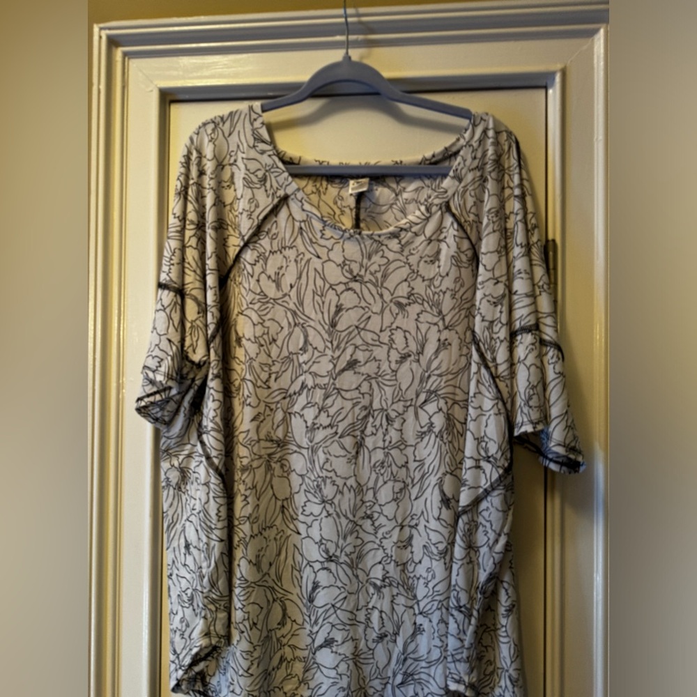 ENDLESS JOY FLORAL TOP 3xl sew in love